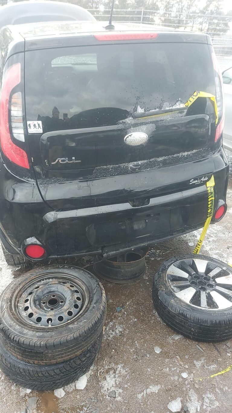 Kia soul 2014 black color parts available