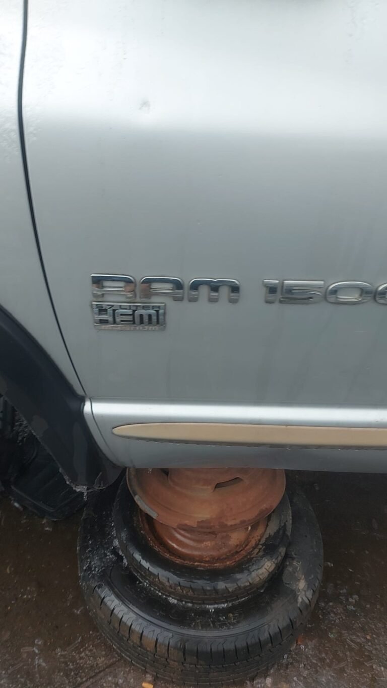 Dodge ram 1500 pick up 2004 silver color parts available